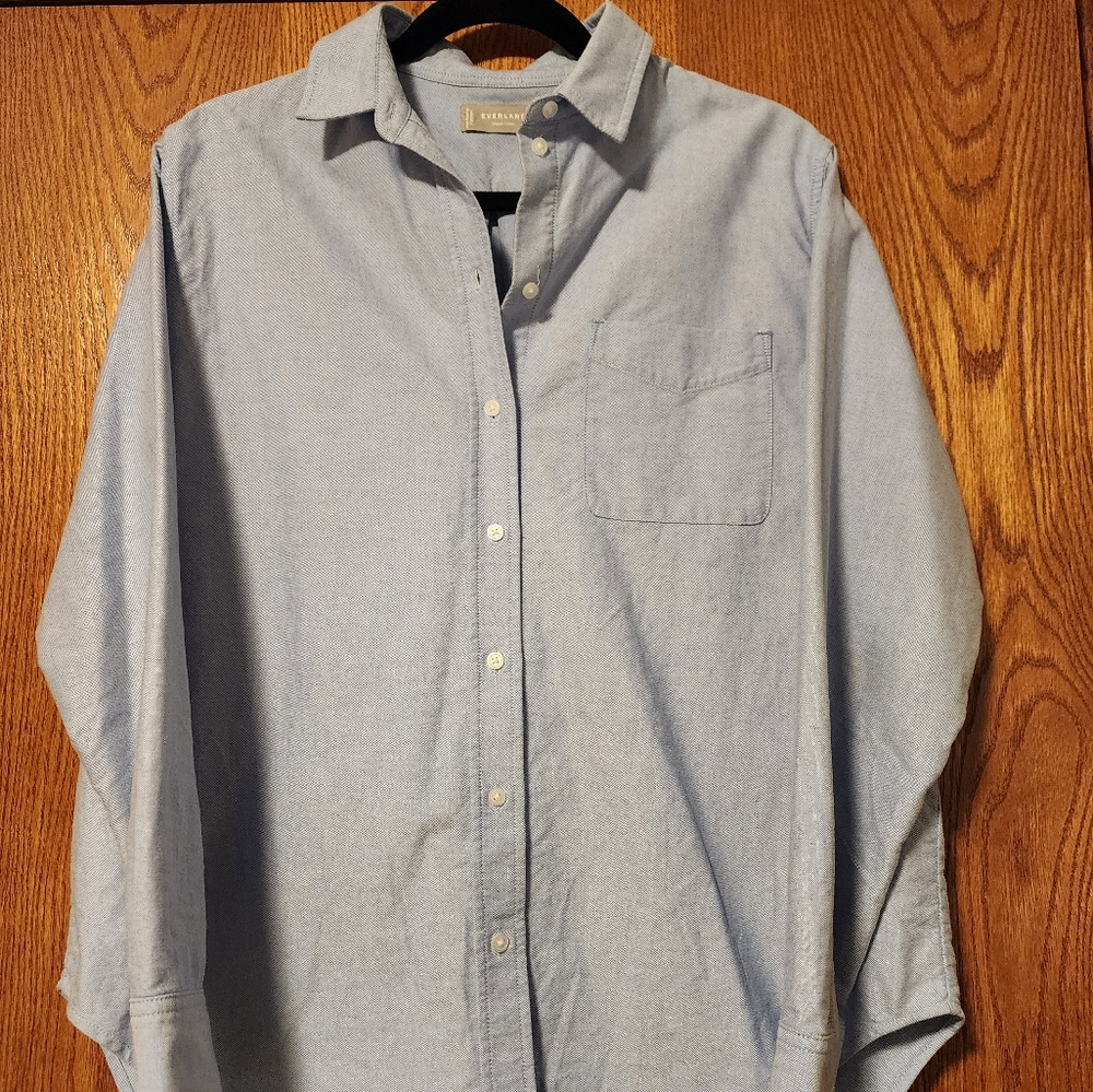 Everlane Organic Oxford (Size 10) - Classic Chic!